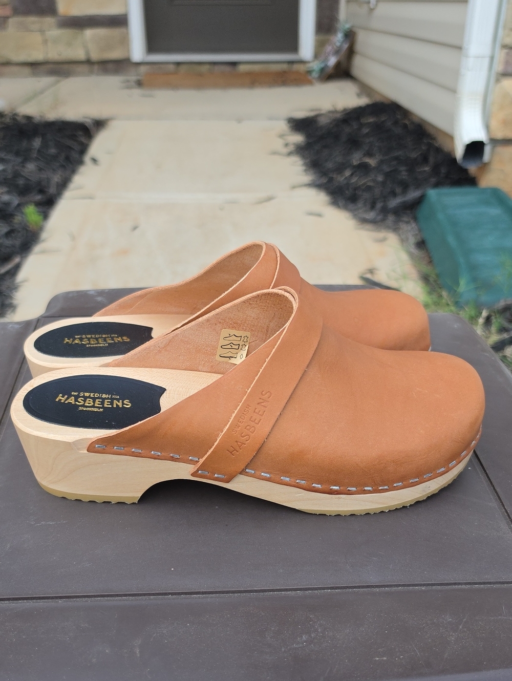 Swedish Hasbeens Swedish Husband Size 39 Clogs Mules Tan/Caramel Leather Wooden